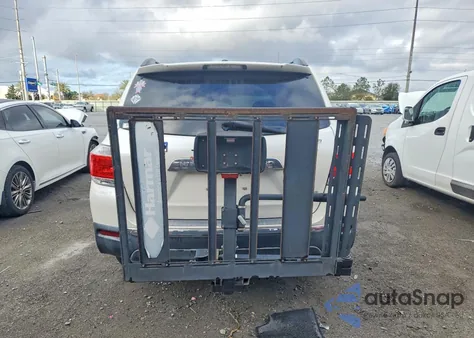 2011 Toyota Highlander Base z USA, uszkodzony, nr VIN 5TDBK3EH4BS052587